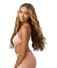 Load image into Gallery viewer, Outre Lace Front Wig - Alshira
